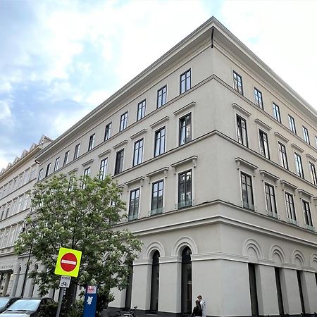 Luxe Central Studio With Pool, Parking & Ac Budapest Exterior foto
